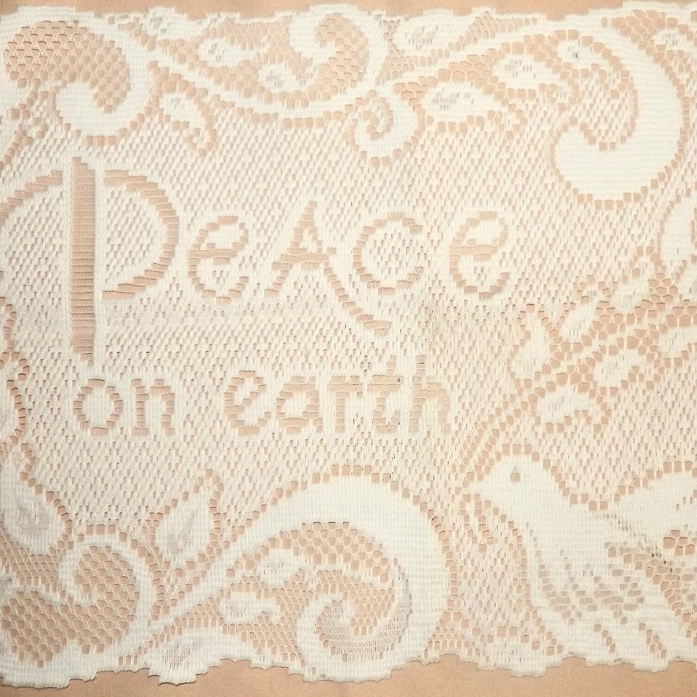 Heritage Lace Placemats 14" X 20"